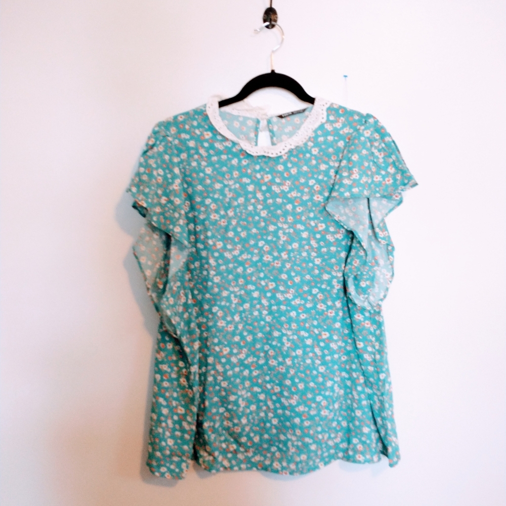 SheIn floral blouse with ruffle sleeve and a collar size 14
